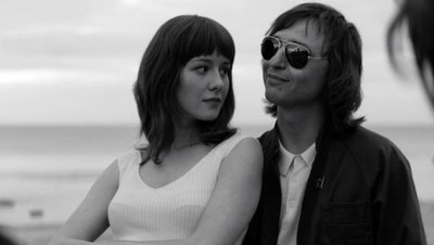 кадр из фильма Лето про Виктора Цоя кадр из фильма Лето про Виктора Цоя